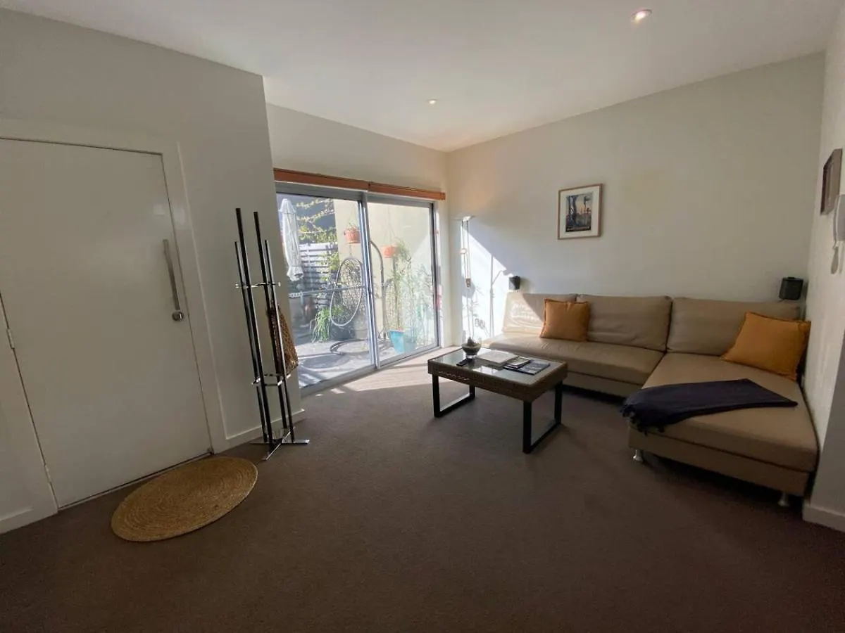 קנברה Cosy Work From Home Townhouse 10 Mins From City אוסטרליה