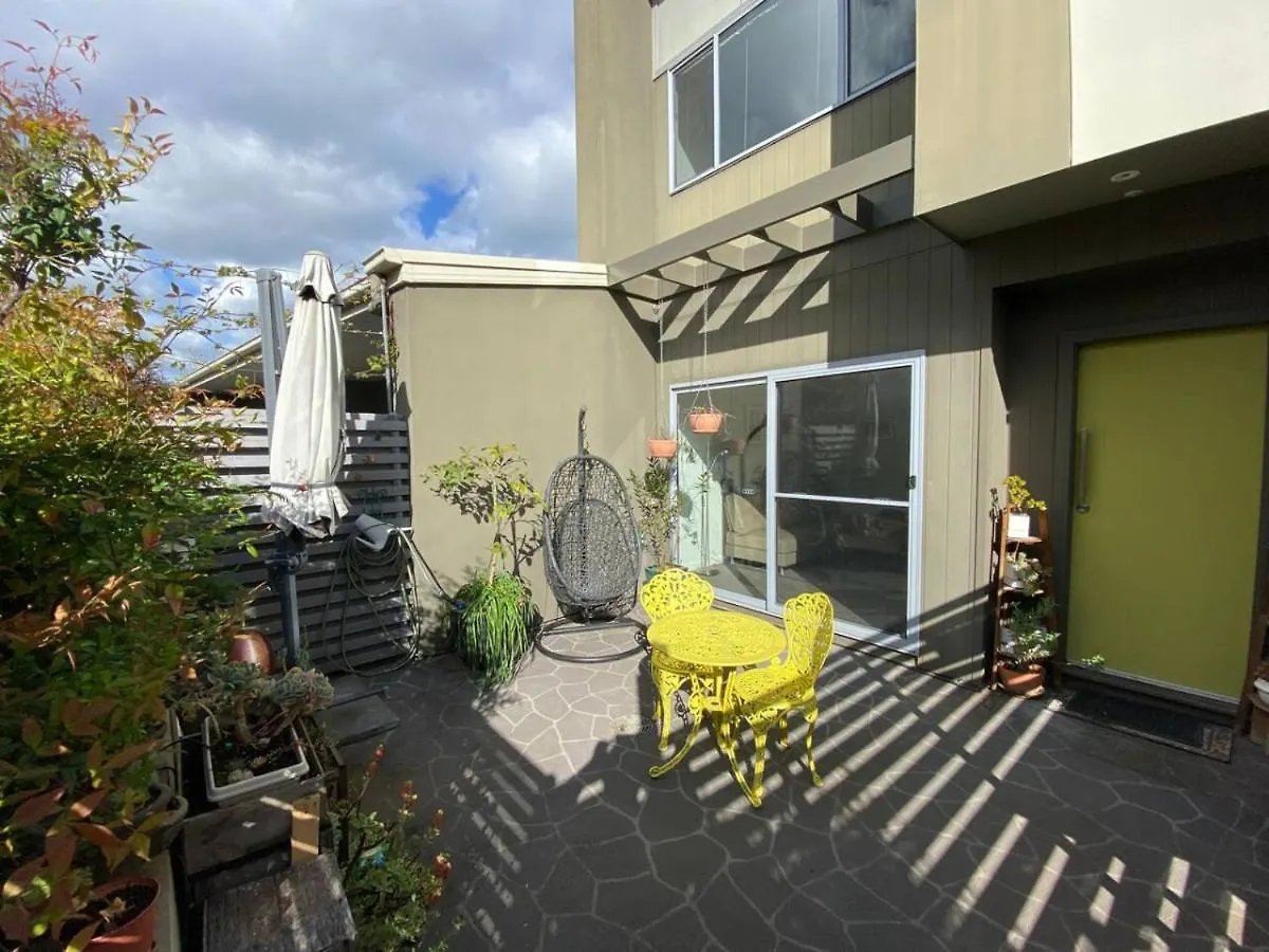 בית נופש קנברה Cosy Work From Home Townhouse 10 Mins From City אוסטרליה